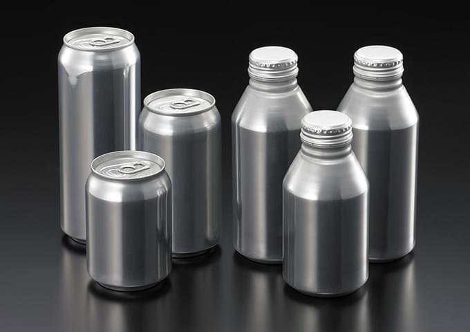 アルミ板を用いた飲料缶の画像